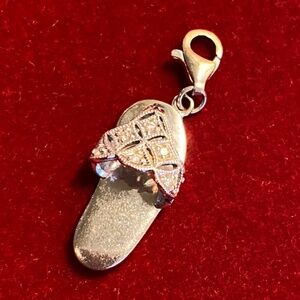 14kt White Gold Charm Flip Flop